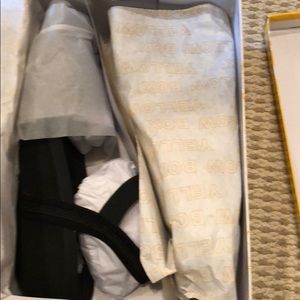 NWT Yellow Box Dorian wedge